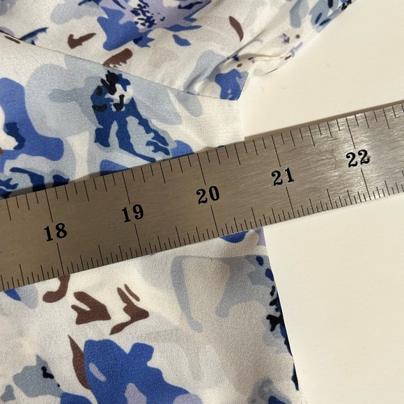 Bohemian Blue And White Women’s Blouse With Bell Sleeves Size Medium Buttons Tie - Picture 8 of 13